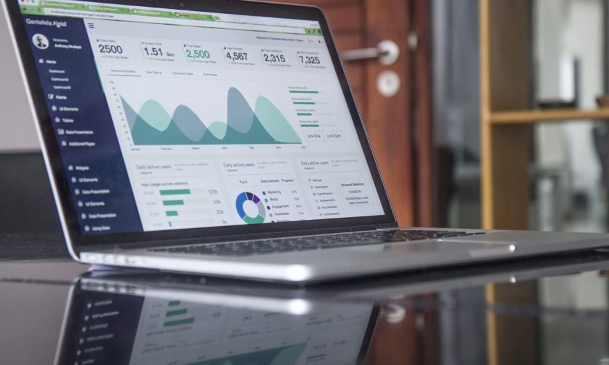 PC avec statistique Trafic SEO